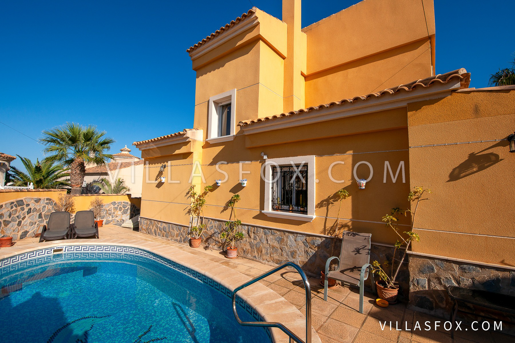 El Galan villa individuelle avec piscine et parking, terrain d'angle à vendre