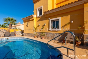 El Galan Luxusvilla mit Pool zu verkaufen ab Villas Fox-13