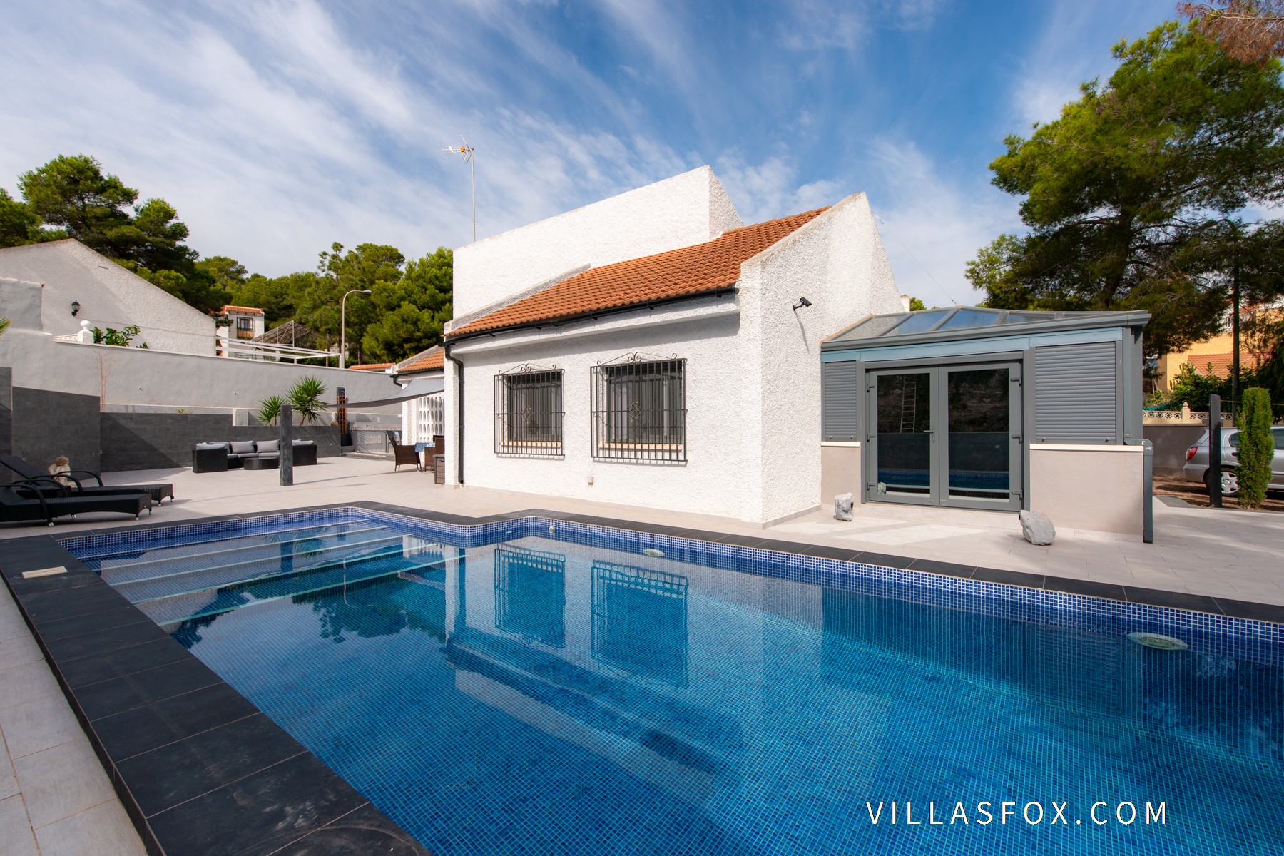 Las Comunicaciones Villa med 3 sovrum med pool och vinterträdgård
