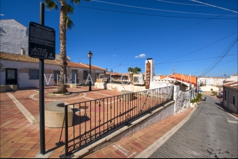 San Miguel de Salinas nowoczesna kamienica w centrum miasta na sprzedaż a la venta Villas Fox-45