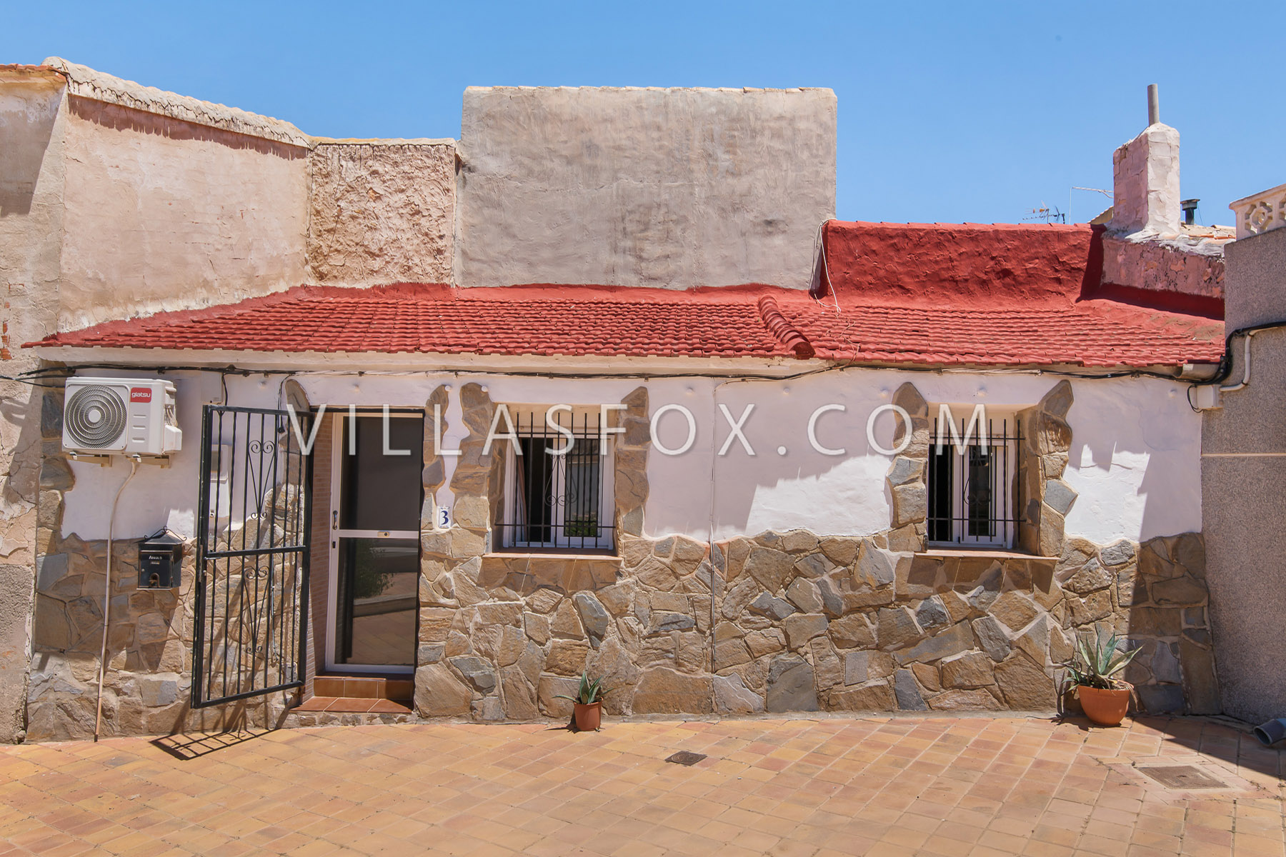 San Miguel de Salinas traditional cottage on two levels with patio garden