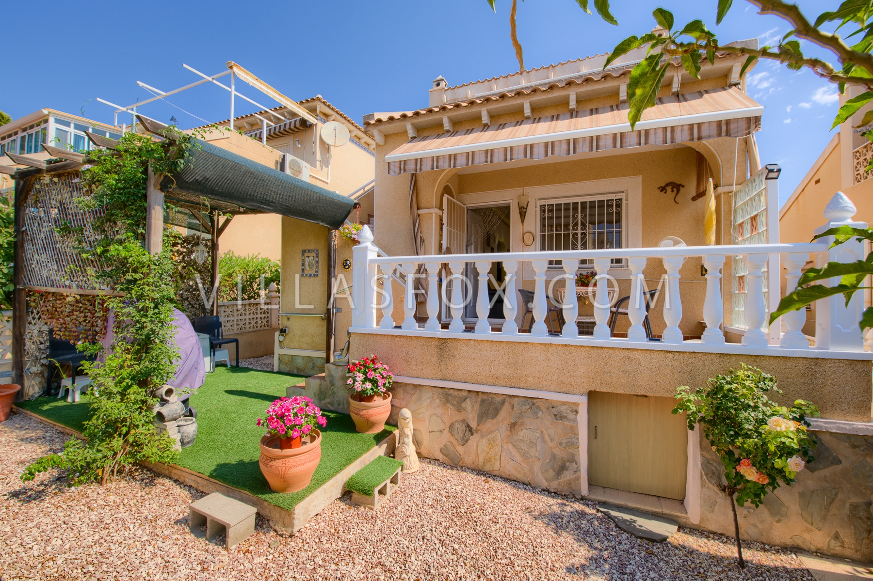 Detached villa with gardens, sun terrace and guest apartment, Blue Lagoon, San Miguel de Salinas