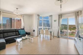 1167, Top-floor, 2-bedroom south-facing apartment with lift and private solarium