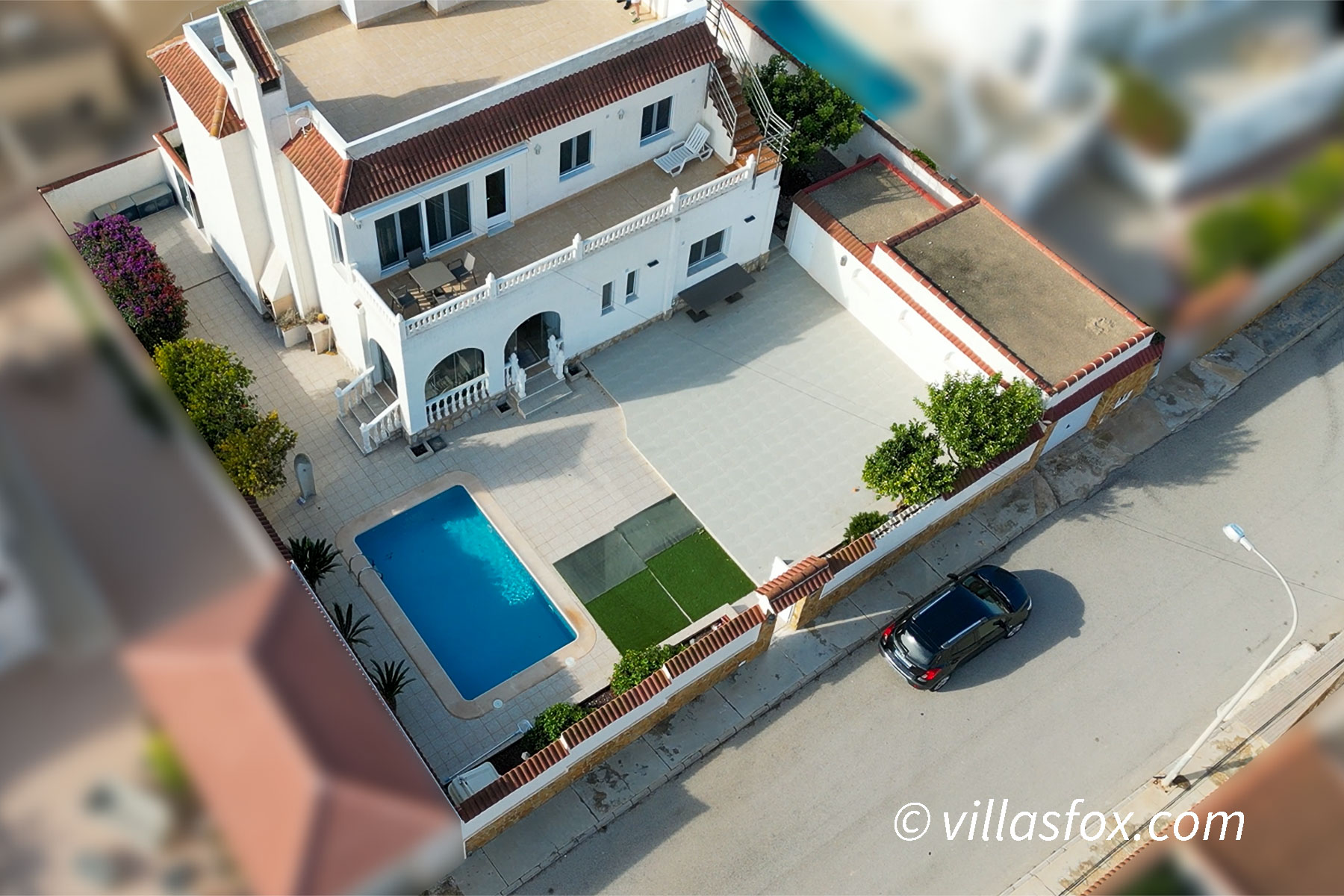 Las Comunicaciones 5-roms villa med basseng og stort solarium, garasje