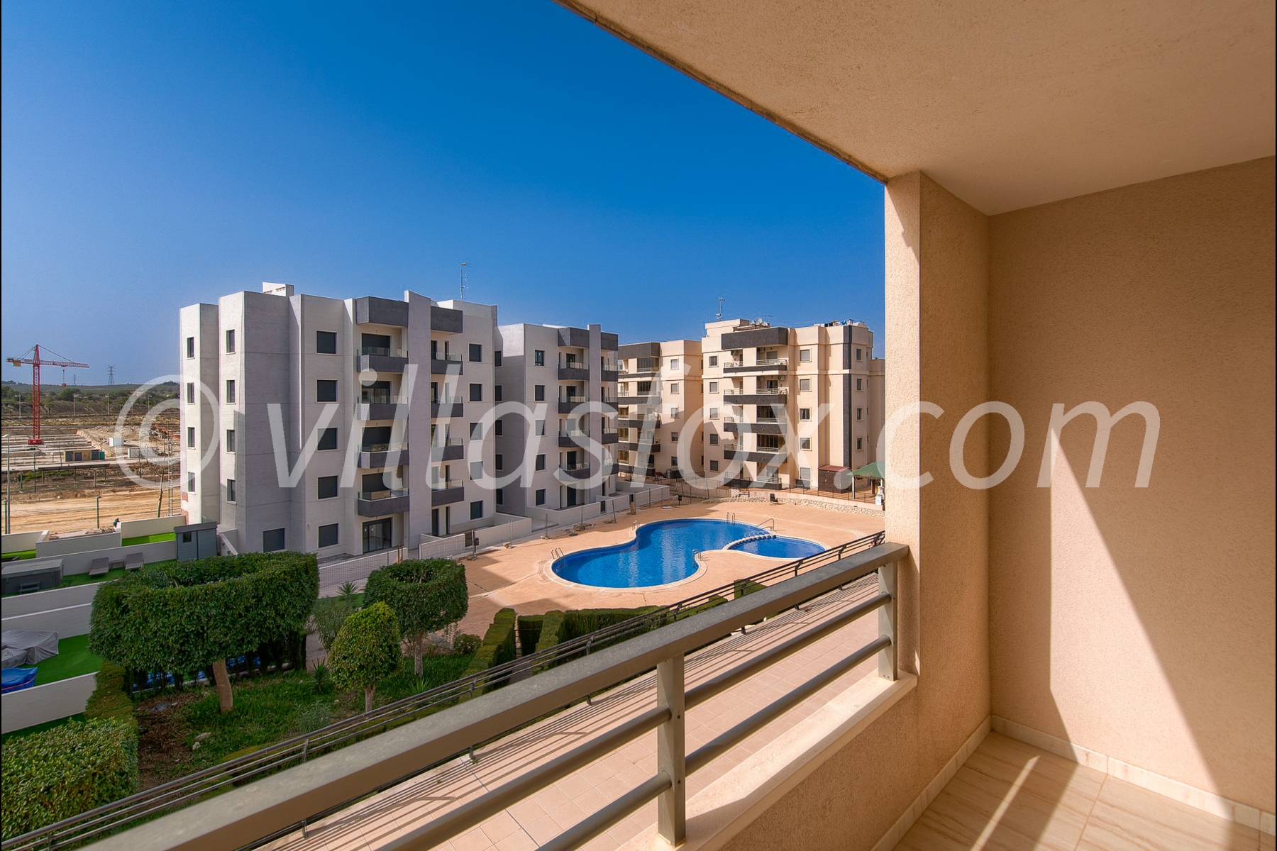 San Miguel de Salinas first-floor, west-facing apartment for sale with garage, Res. Angelina
