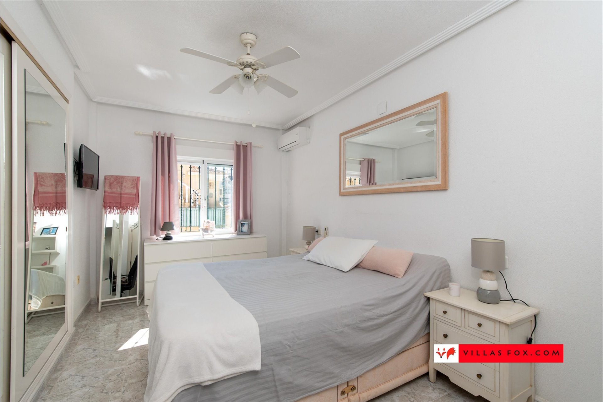 03-1274_orihuela_costa_villa_with_pool_for_sale-01