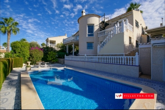 1282, Las Comunicaciones 3-bedroom villa with separate apartment, pool, summer kitchen etc