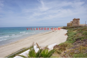 19-12851699550687Torre de la Horadada y playa de Villas Fox