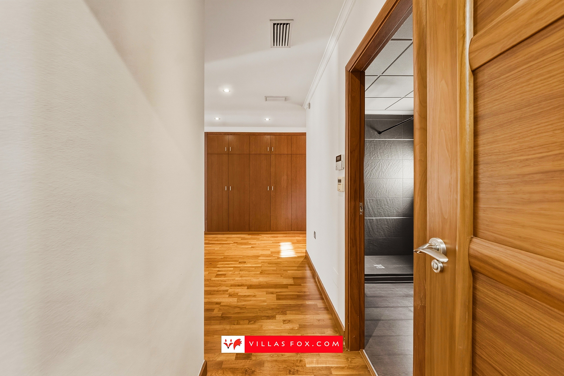 San Miguel de Salinas luxury top-floor apartment with solarium and garage spaces-11