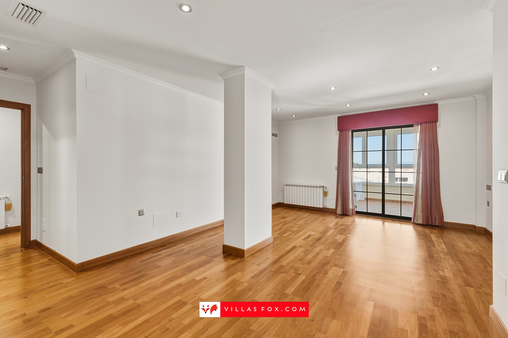 San Miguel de Salinas luxury top-floor apartment with solarium and garage spaces-15