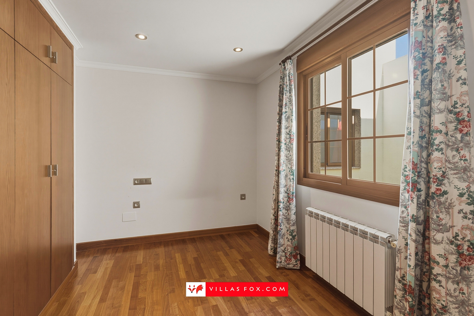 San Miguel de Salinas luxury top-floor apartment with solarium and garage spaces-20