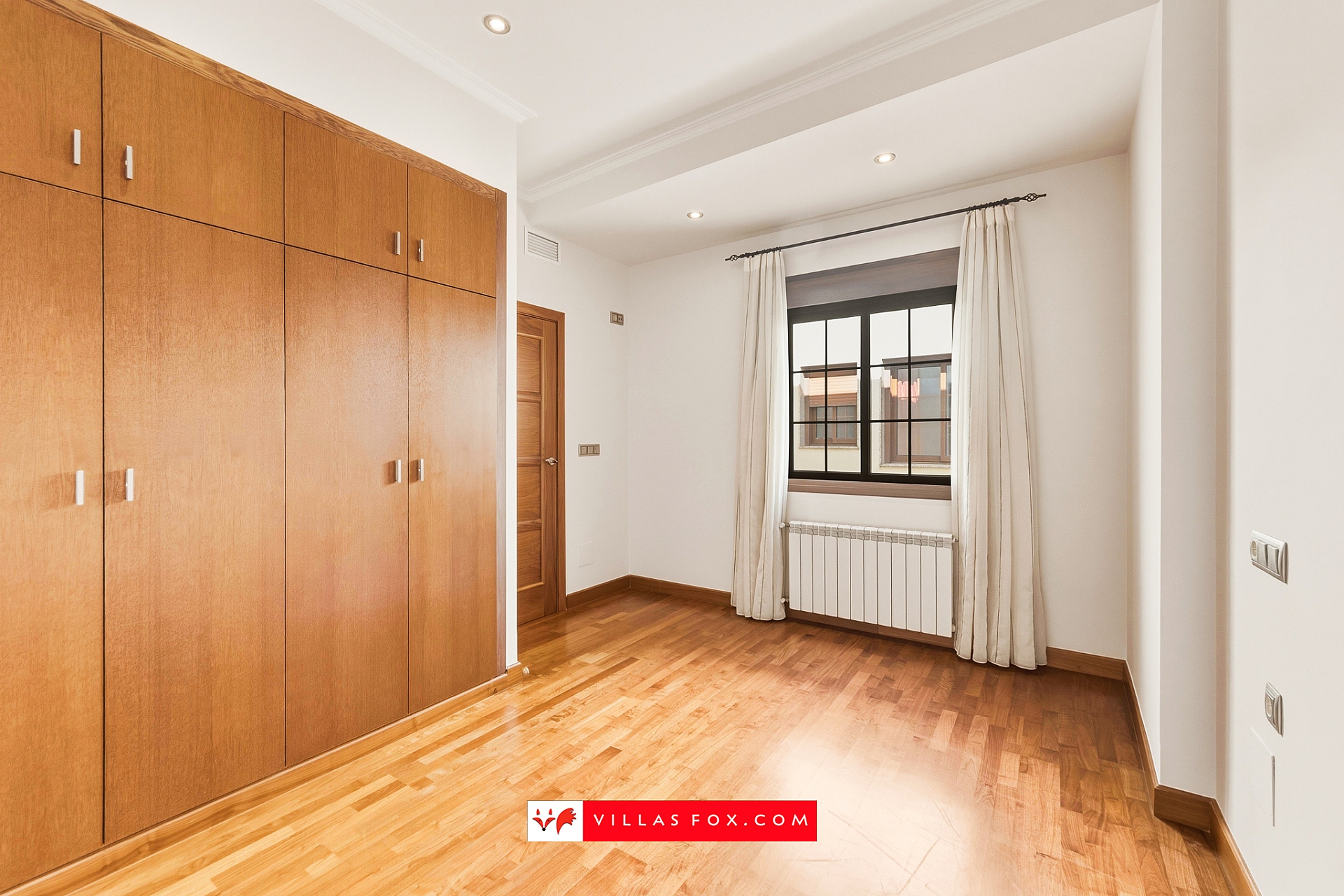 San Miguel de Salinas luxury top-floor apartment with solarium and garage spaces-23