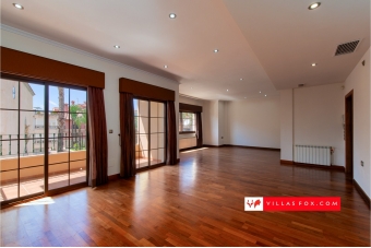 1301, Luxuriöses Apartment mit 3 Schlafzimmern im obersten Stockwerk eines modernen Gebäudes in San Miguel de Salinas mit Solarium, Aufzug und Garage