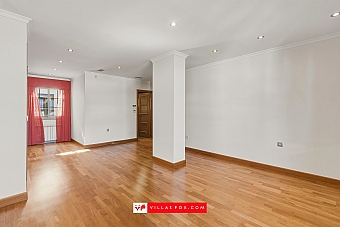 San Miguel de Salinas luxury top-floor apartment with solarium and garage spaces-17