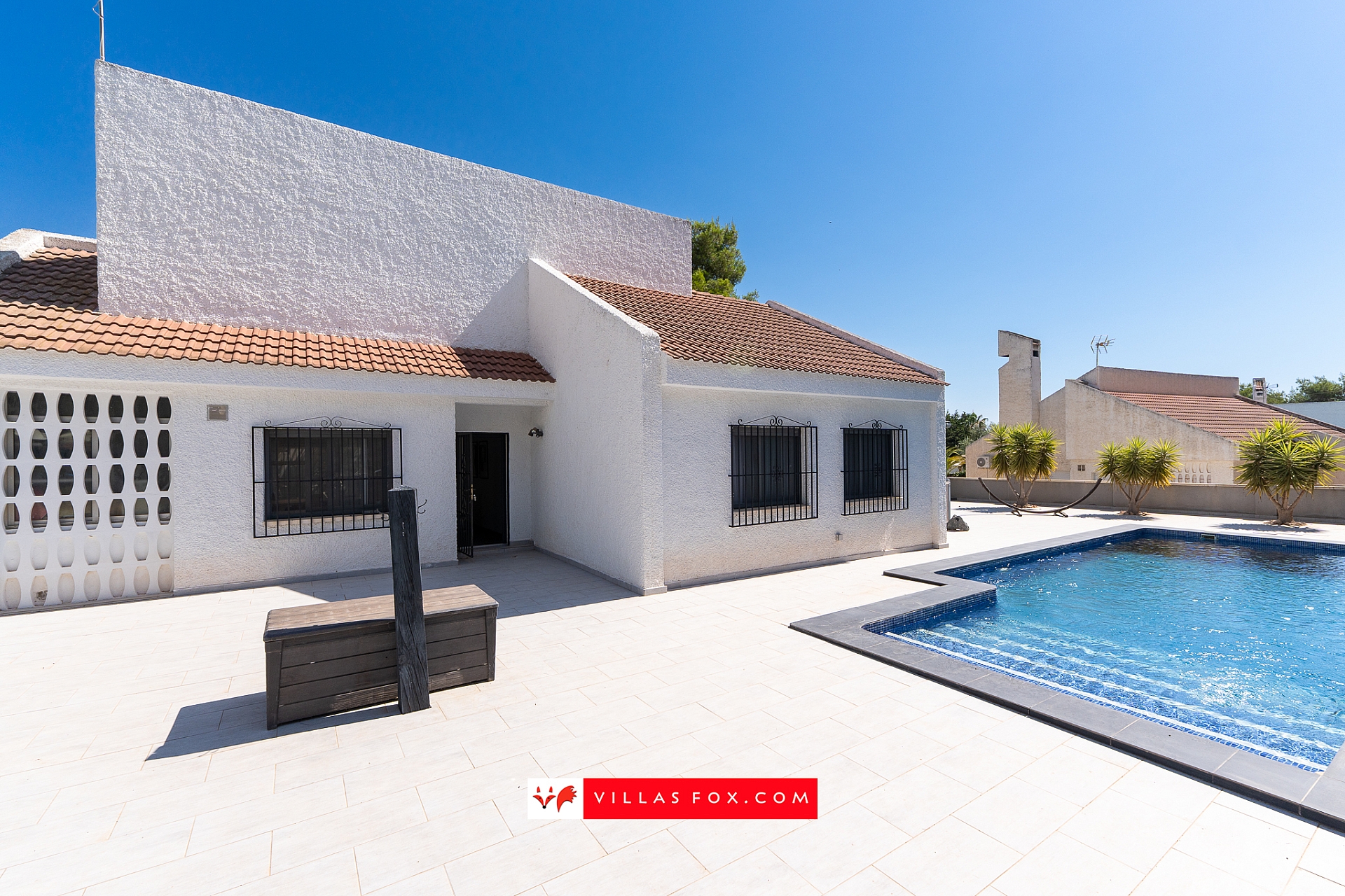 San Miguel de Salinas 3-bedroom luxury villa with pool and conservatory, Las Comunicaciones