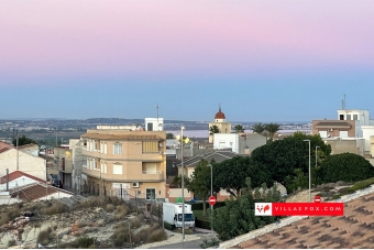 53-Rosa und blauer Himmel San Miguel de Salinas Kirche