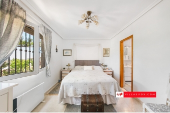 05-San Miguel de Salinas Las Comunicaciones villa for sale with great views and pool-24