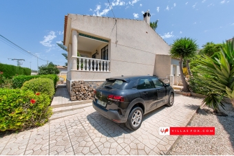 18-San Miguel de Salinas Las Comunicaciones villa for sale with great views and pool-11