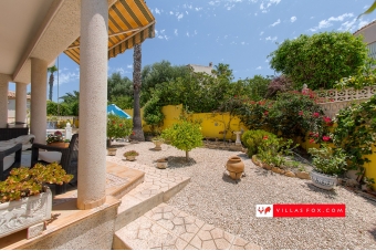 21-San Miguel de Salinas Las Comunicaciones villa for sale with great views and pool-14