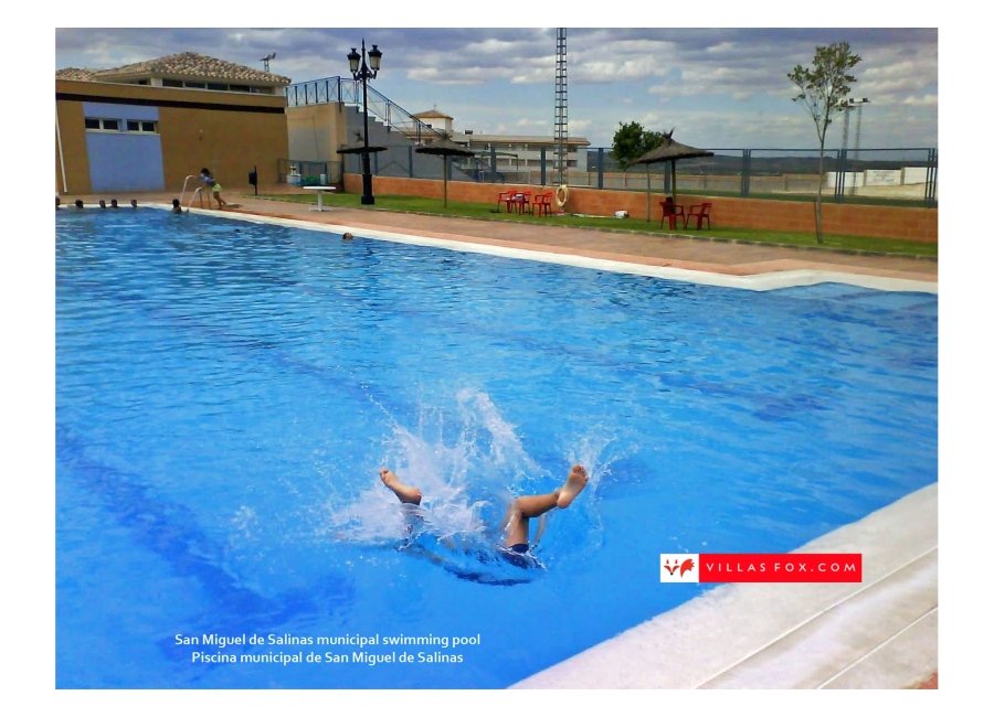 San Miguel de Salinas municipal swimming pool