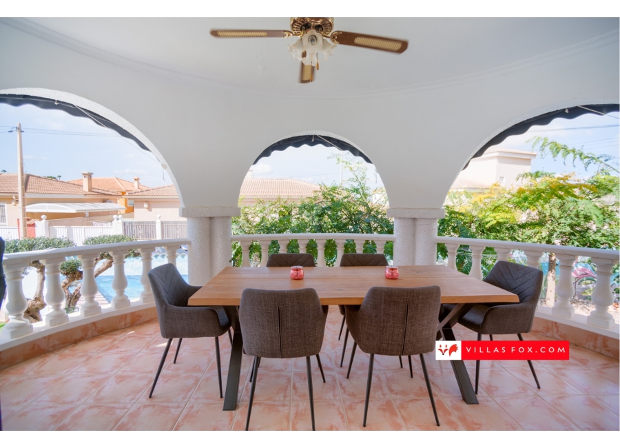 San Miguel de Salinas Las Comunicaciones 5-bedroom luxury villa for sale-04