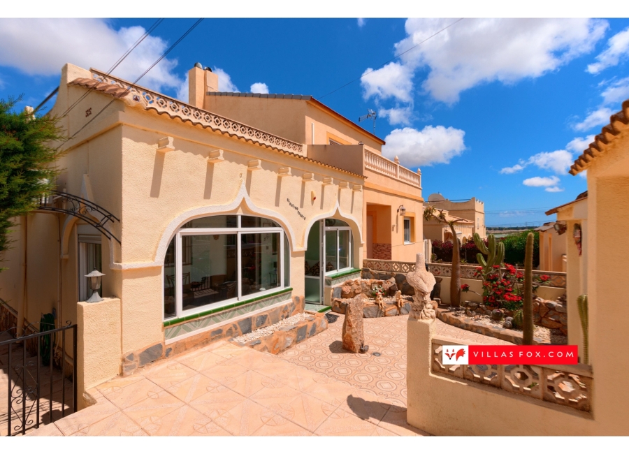 RESERVED!  2-bedroom semi-detached villa with gardens, private solarium, conservatory, Balcón de la Costa Blanca, San Miguel de Salinas