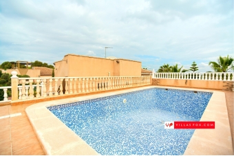 Las Comunicaciones San Miguel de Salinas detached villa for sale-18