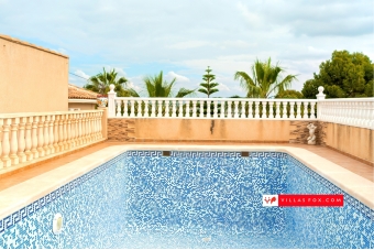 Las Comunicaciones San Miguel de Salinas detached villa for sale-19