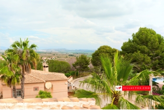 Las Comunicaciones San Miguel de Salinas detached villa for sale-24