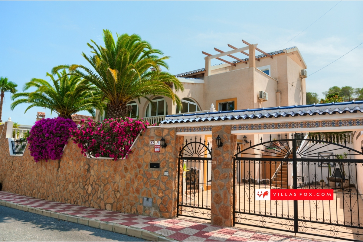 Villas María 4-bedroom luxury detached villa with pool and garage, San Miguel de Salinas