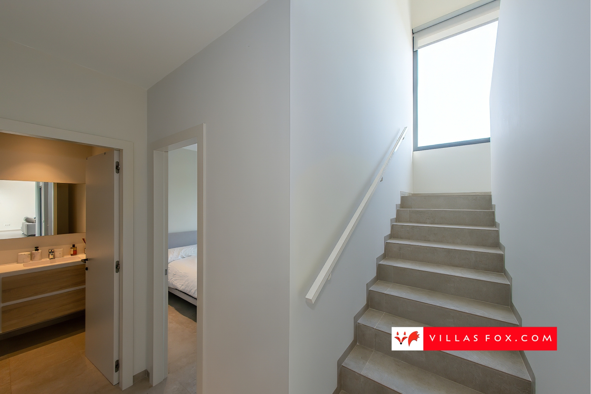 Продається розкішна вілла Las Colinas Country Club Golf Resort-184