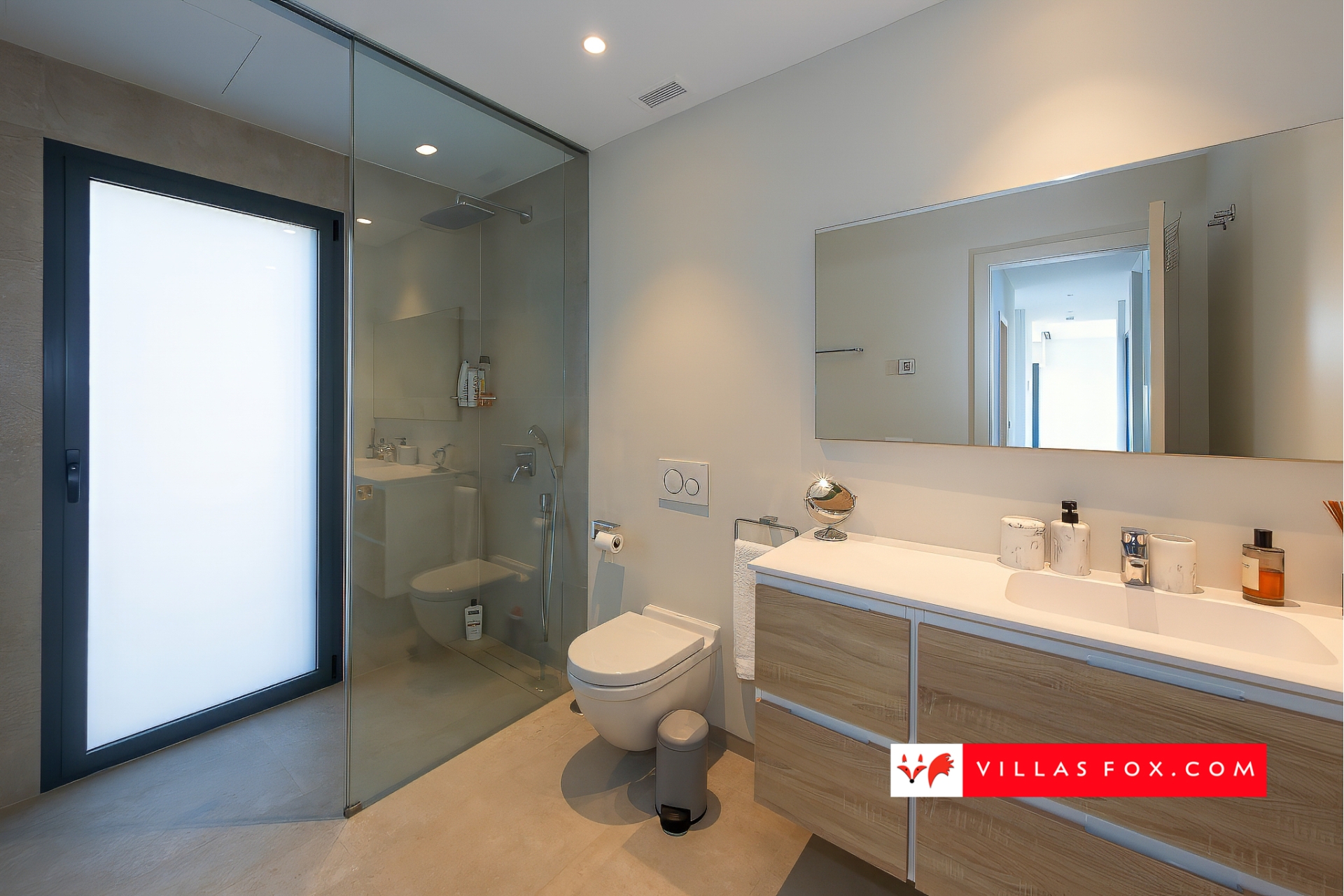 Продається розкішна вілла Las Colinas Country Club Golf Resort-185