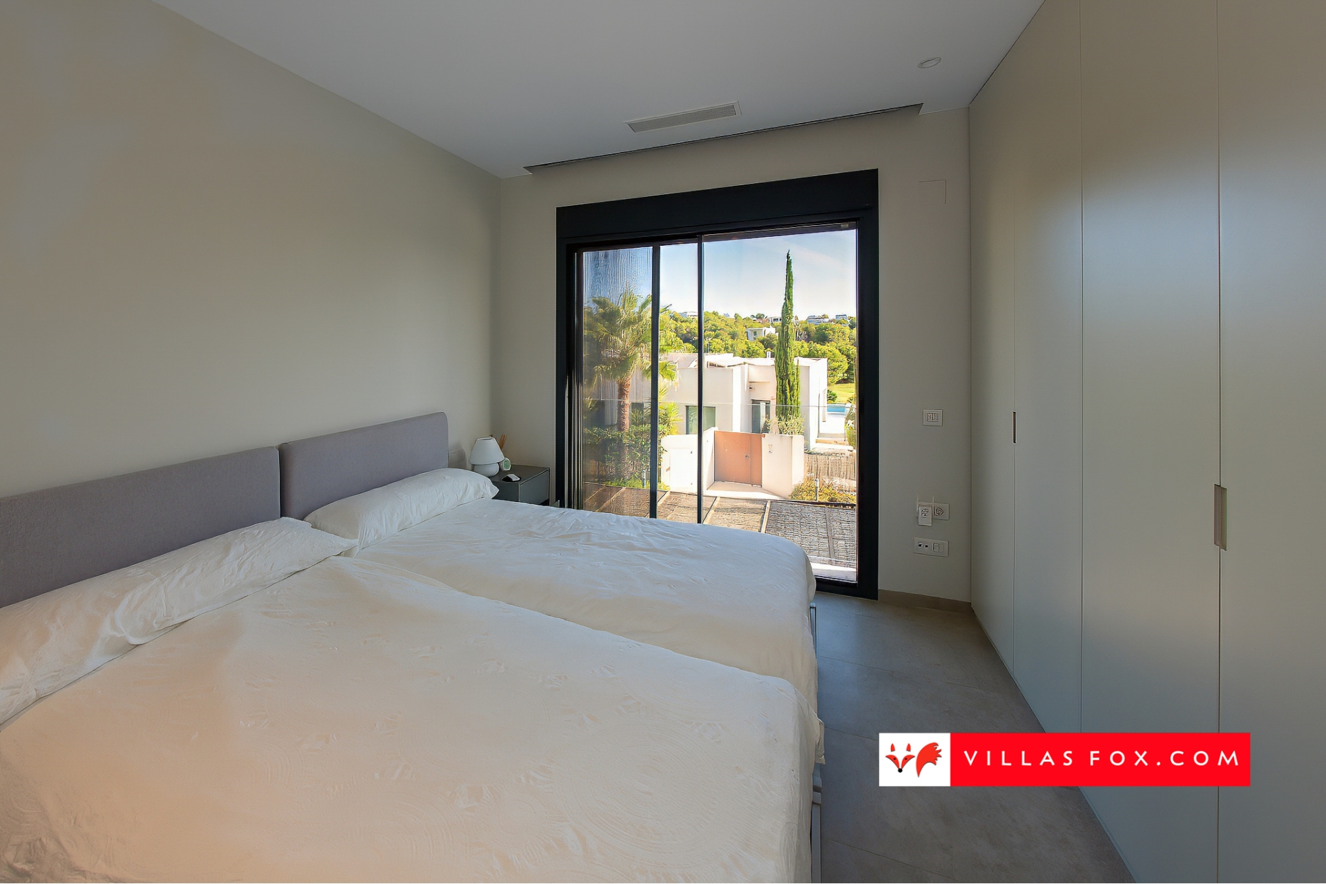 Продається розкішна вілла Las Colinas Country Club Golf Resort-187