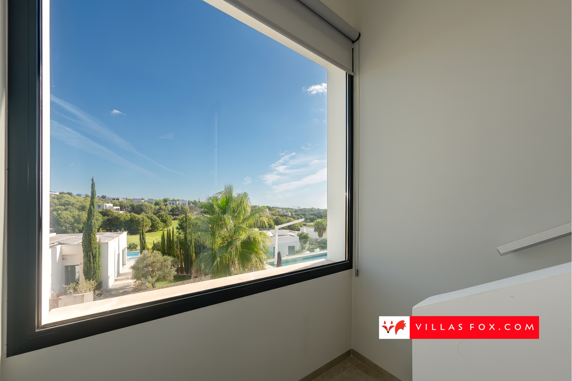 Продається розкішна вілла Las Colinas Country Club Golf Resort-189