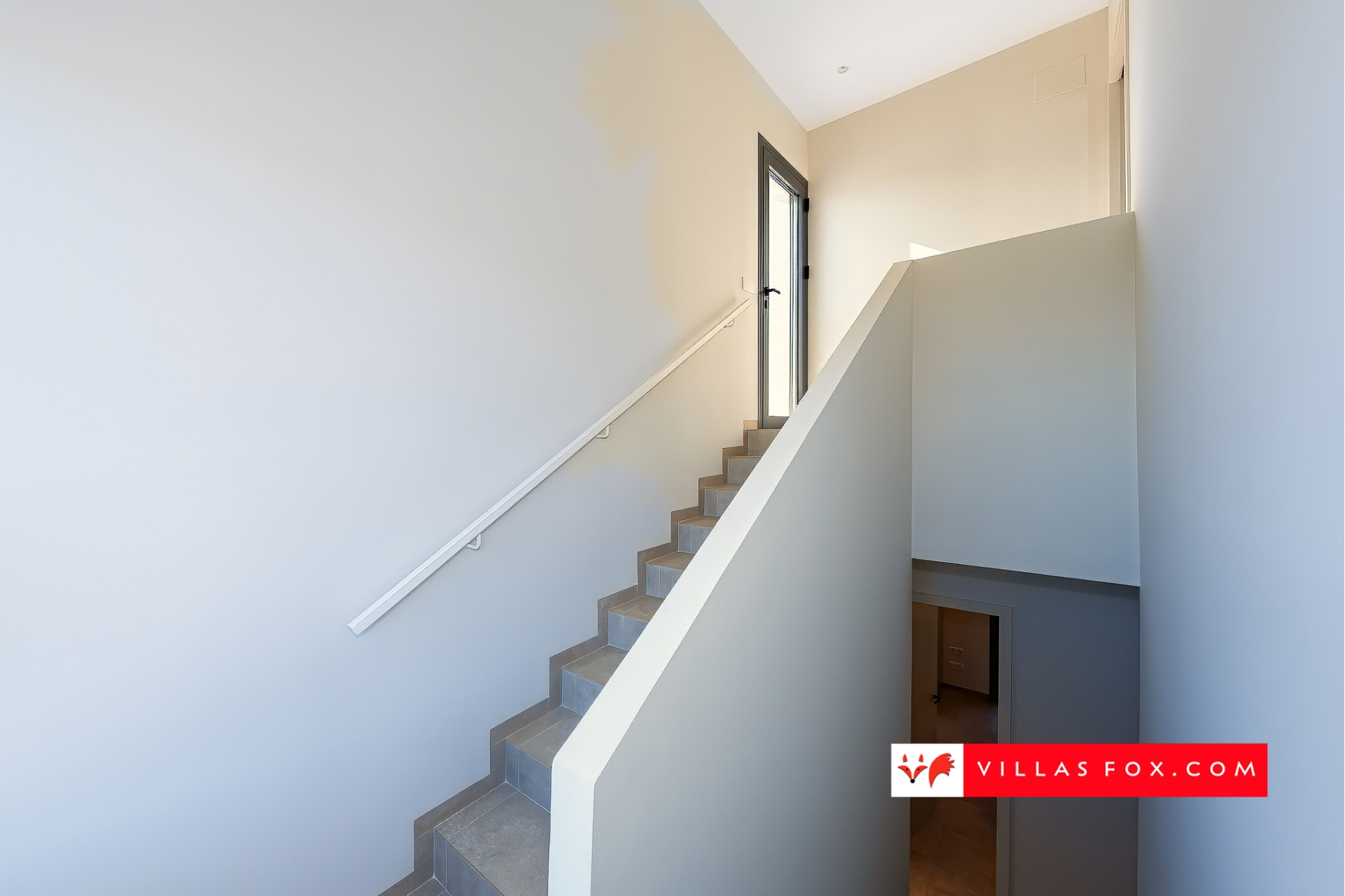 Продається розкішна вілла Las Colinas Country Club Golf Resort-191