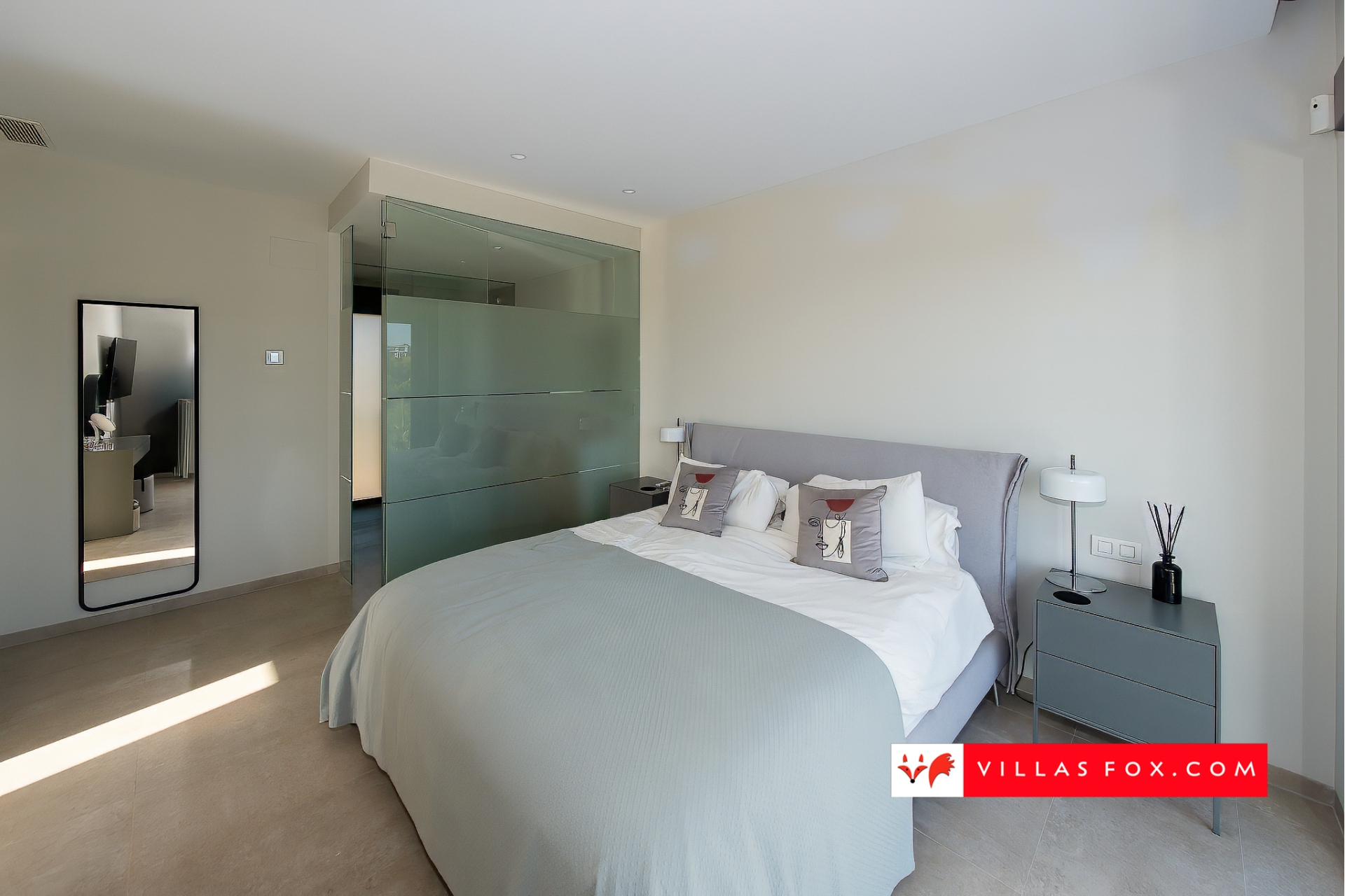 Продається розкішна вілла Las Colinas Country Club Golf Resort-194