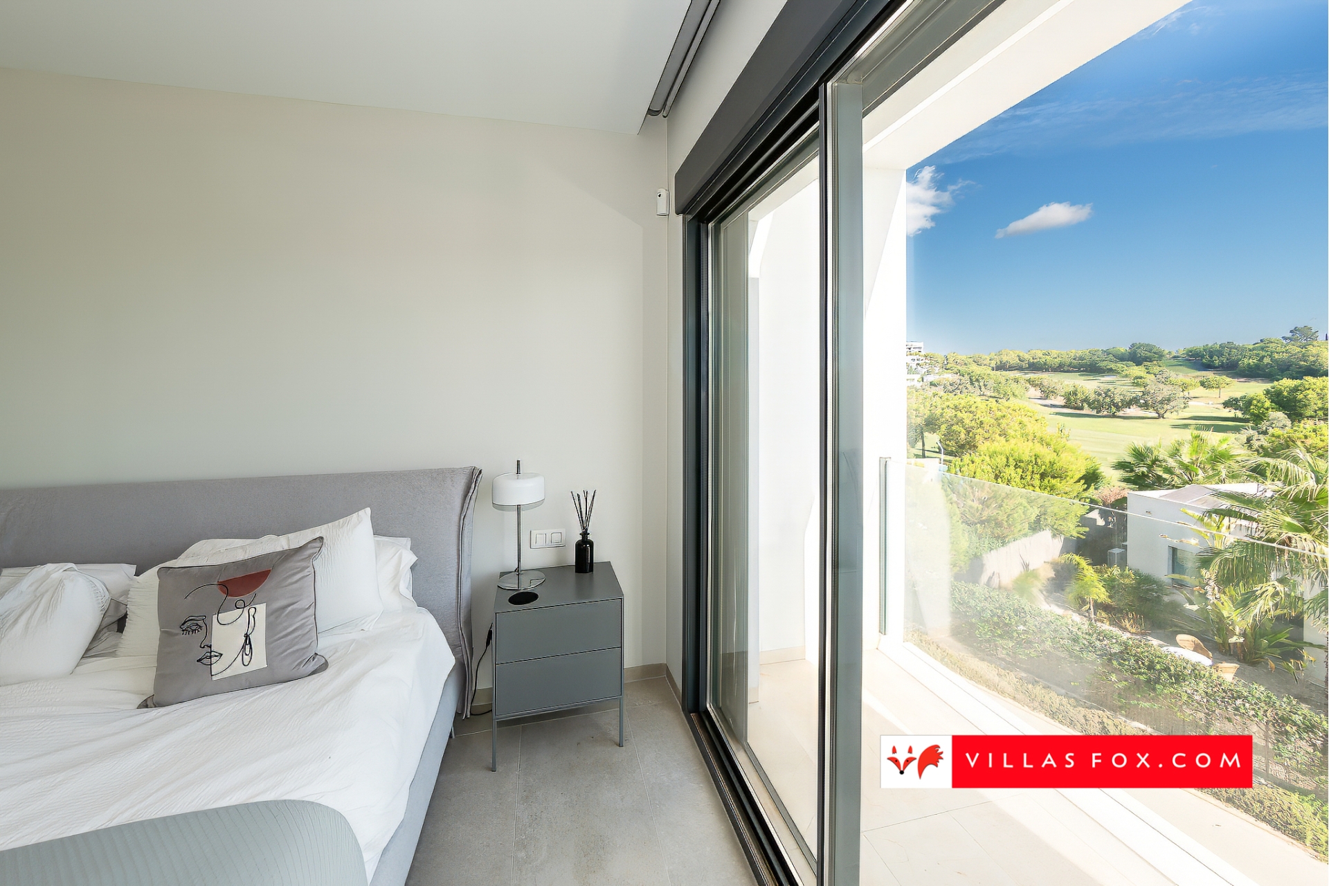 Продається розкішна вілла Las Colinas Country Club Golf Resort-195