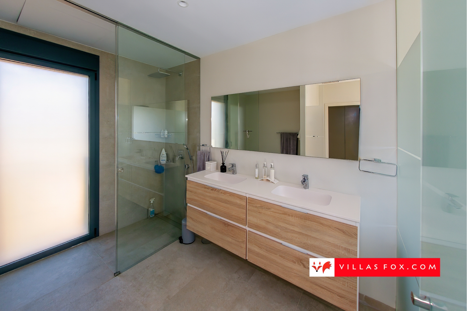 Продається розкішна вілла Las Colinas Country Club Golf Resort-199