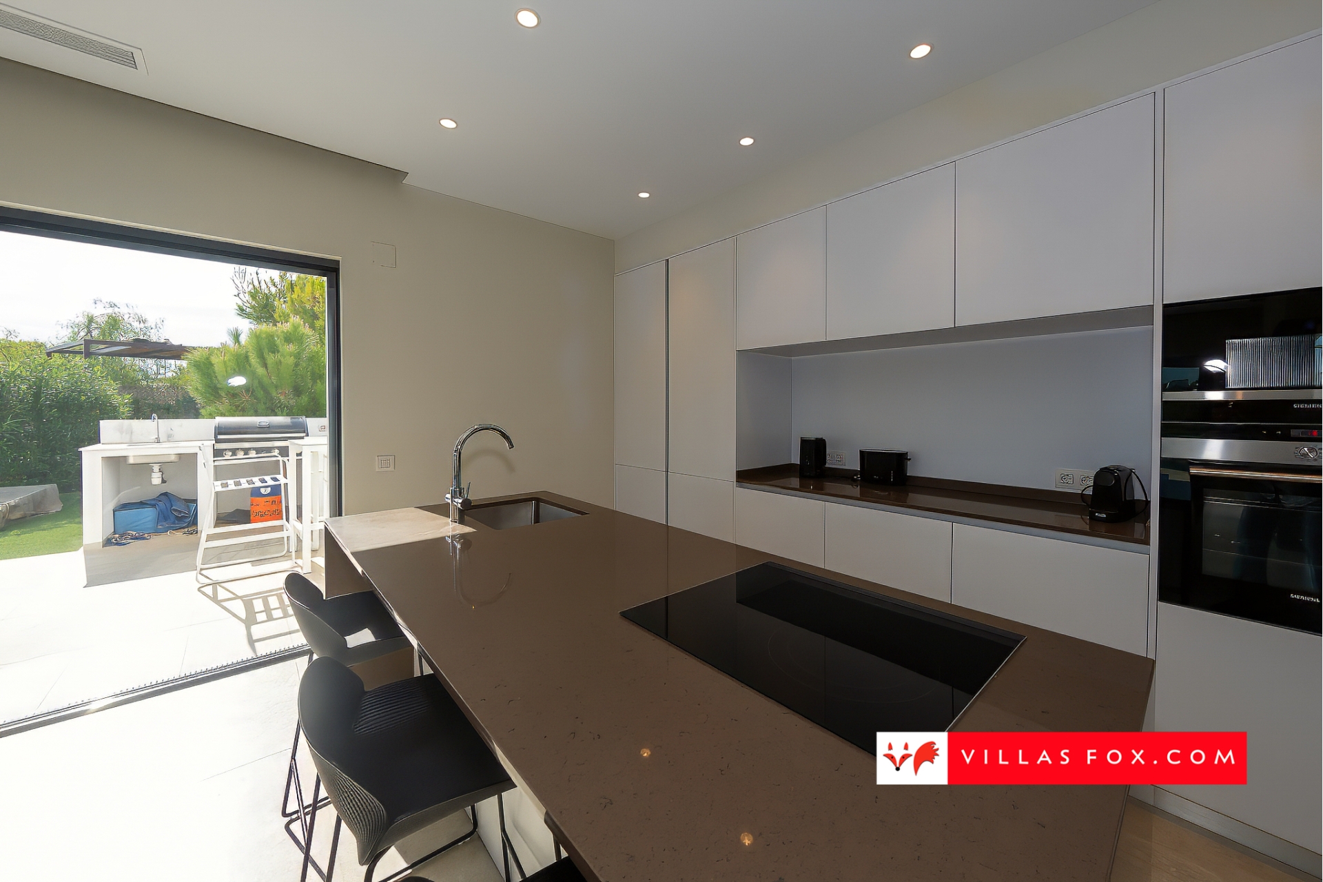 Продається розкішна вілла Las Colinas Country Club Golf Resort-218