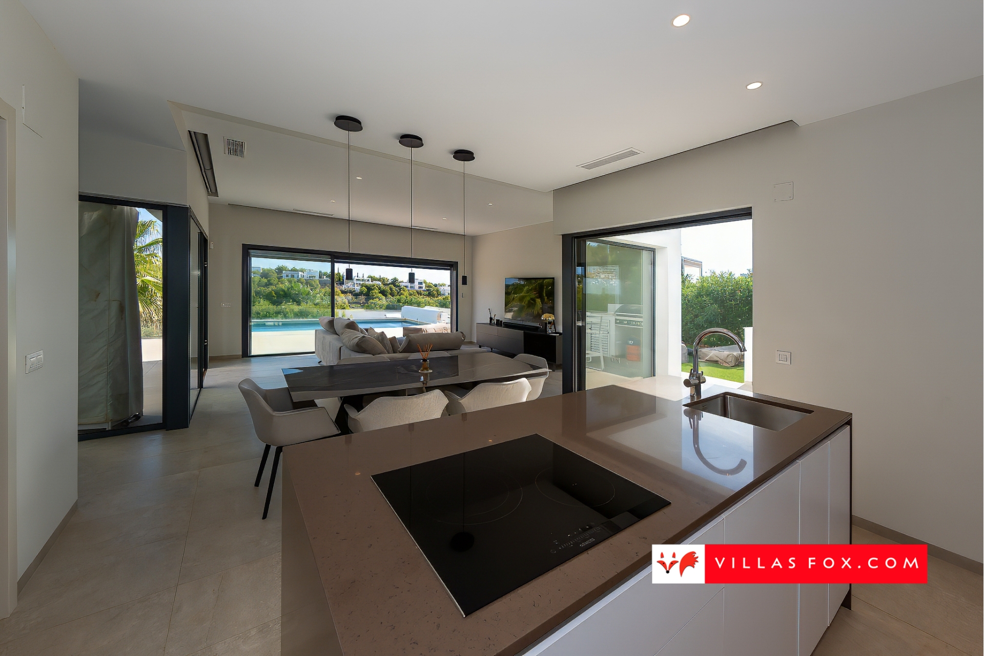 Продається розкішна вілла Las Colinas Country Club Golf Resort-219