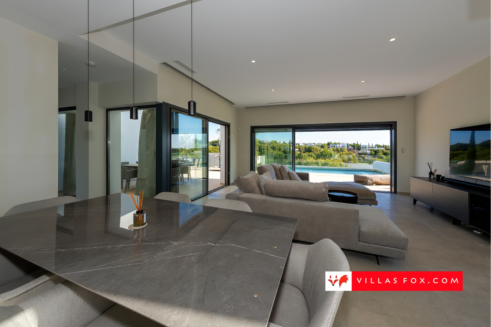 Продається розкішна вілла Las Colinas Country Club Golf Resort-222