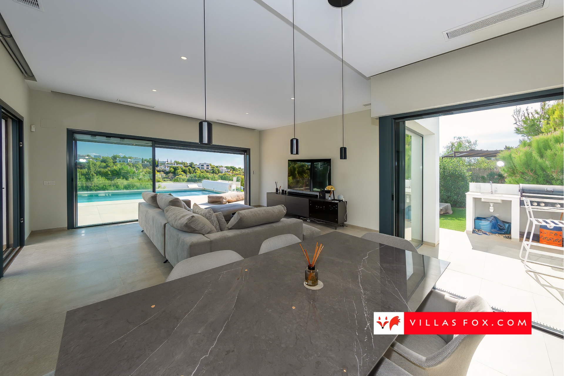 Продається розкішна вілла Las Colinas Country Club Golf Resort-223