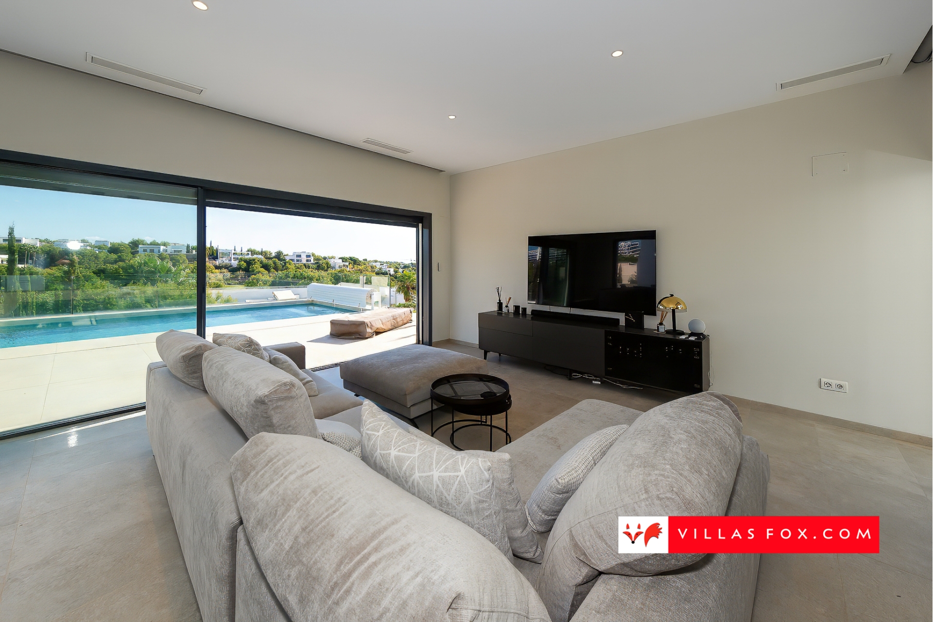 Продається розкішна вілла Las Colinas Country Club Golf Resort-224