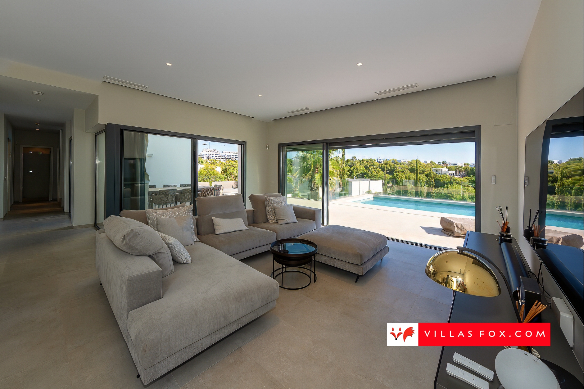 Продається розкішна вілла Las Colinas Country Club Golf Resort-225