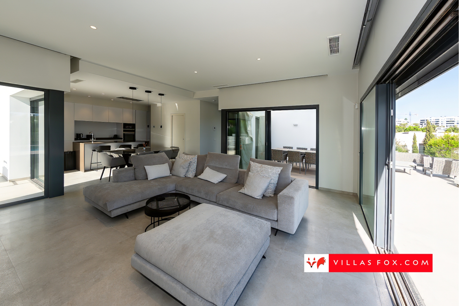 Продається розкішна вілла Las Colinas Country Club Golf Resort-226