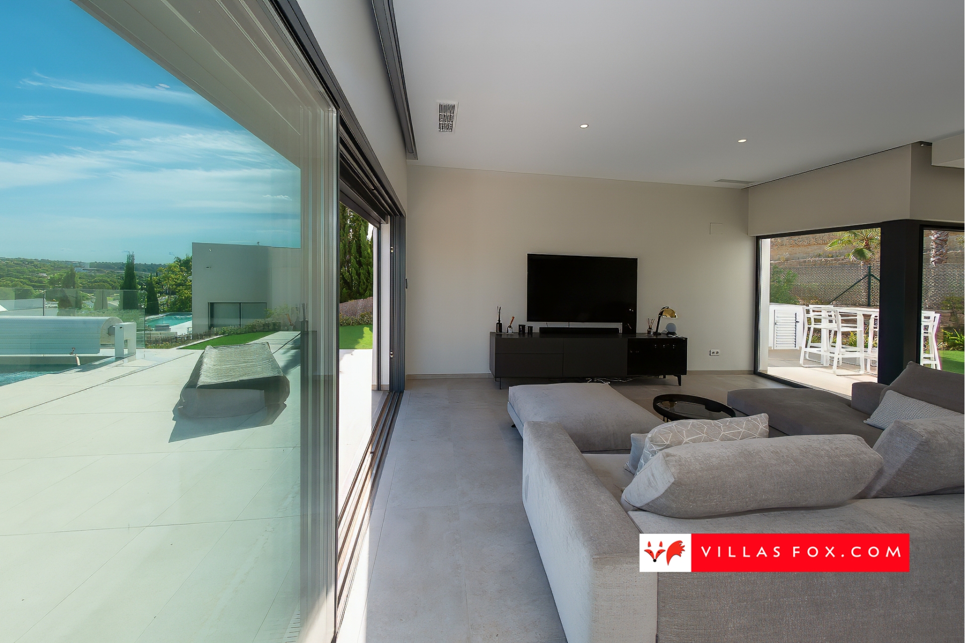 Продається розкішна вілла Las Colinas Country Club Golf Resort-228