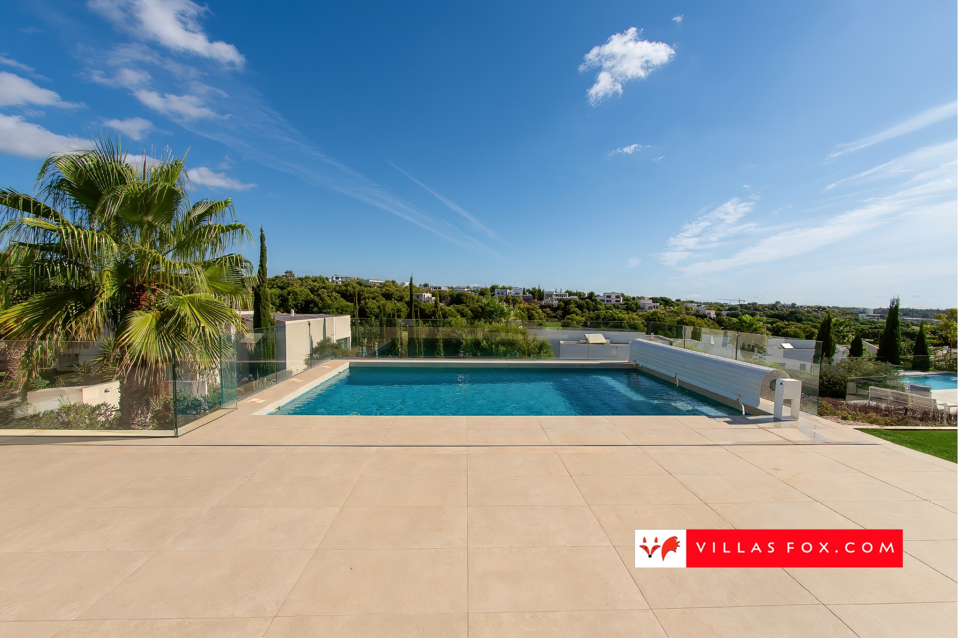 Продається розкішна вілла Las Colinas Country Club Golf Resort-230