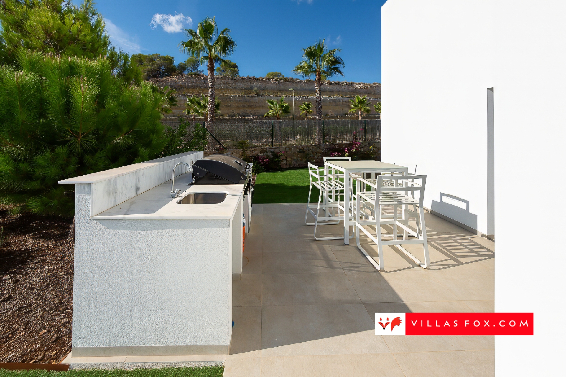 Продається розкішна вілла Las Colinas Country Club Golf Resort-237