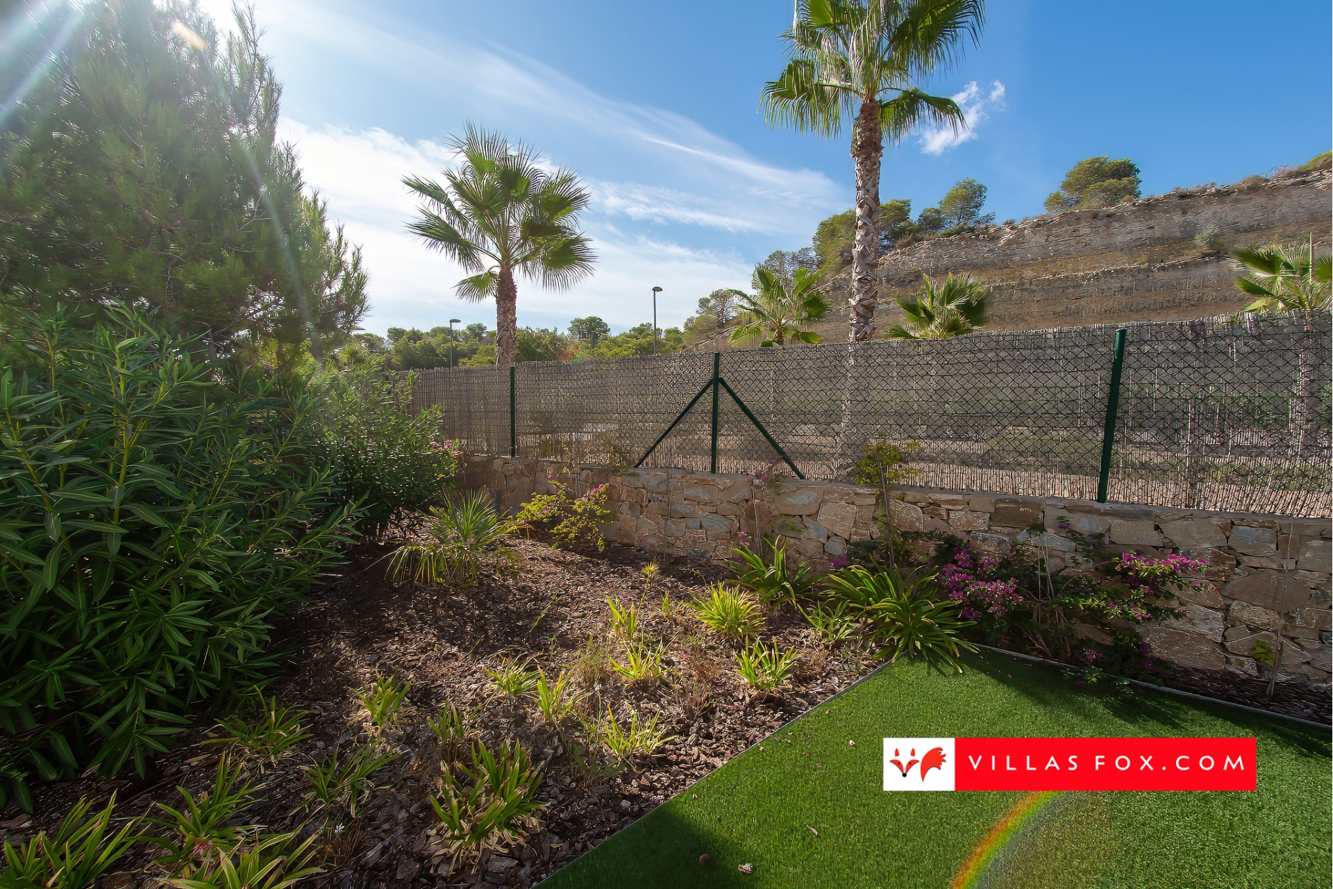 Продається розкішна вілла Las Colinas Country Club Golf Resort-240