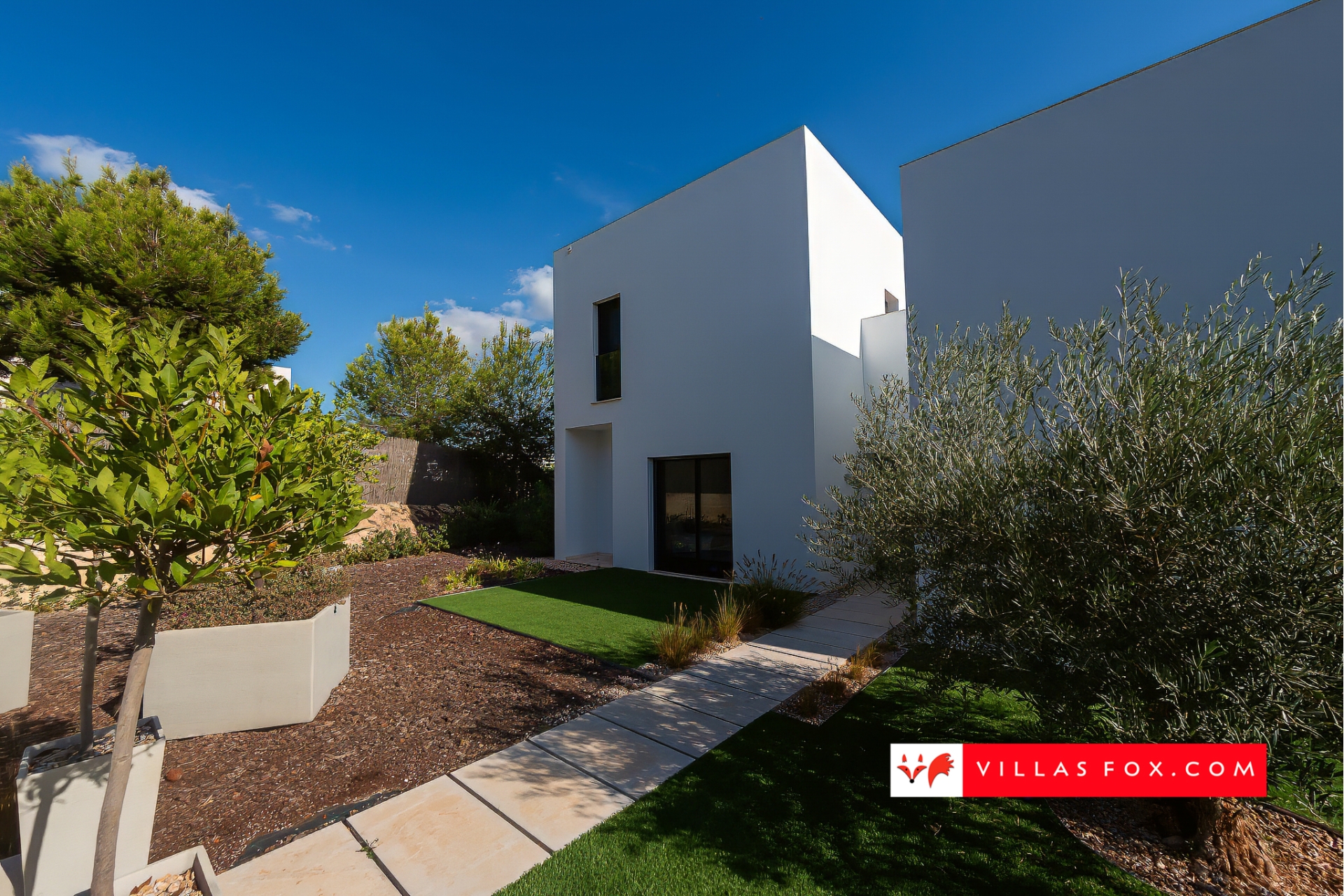 Продається розкішна вілла Las Colinas Country Club Golf Resort-244